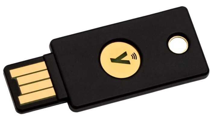Sprzętowy klucz bezpieczeństwa YubiKey 5 NFC z wtykiem USB