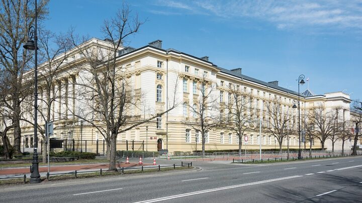 Gmach Kancelarii Prezesa Rady Ministrów w Warszawie; fotografia archiwalna z 2022 roku.