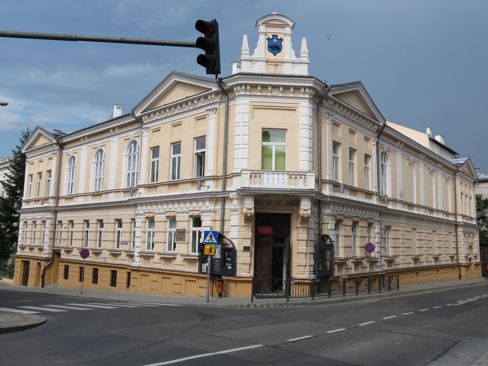 Budynek Centrum Kulturalnego w Przemyślu przy ulicy Konarskiego 9.