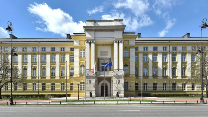 Gmach Kancelarii Prezesa Rady Ministrów przy Alejach Ujazdowskich w Warszawie