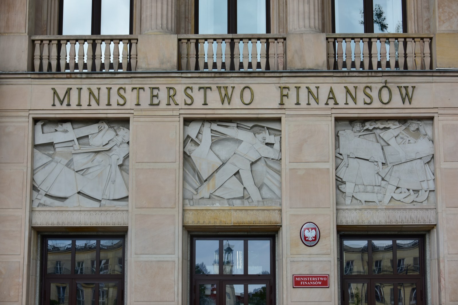 Fasada budynku Ministerstwa Finansów w Warszawie