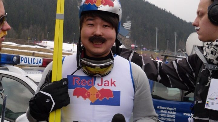 Bilguun Ariunbaatar jako reporter U1 BATOR podczas benefisu Adama Małysza w 2011 roku