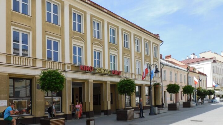 Fasada kina Zorza przy ulicy 3 Maja w Rzeszowie