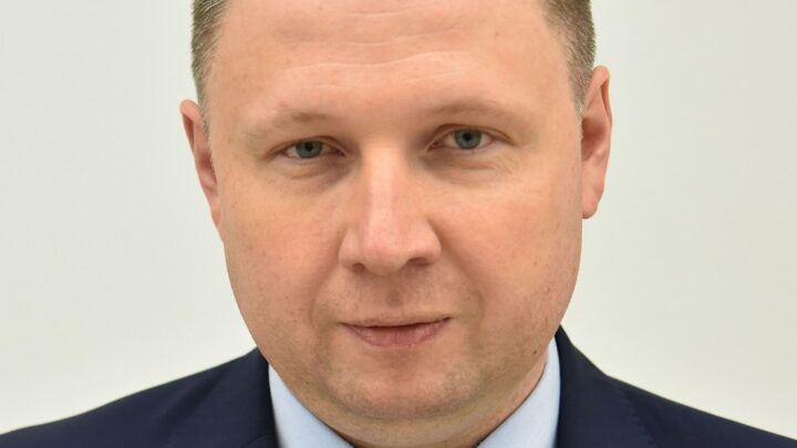 Marcin Kierwiński na archiwalnym portrecie wykonanym w Sejmie w 2016 roku