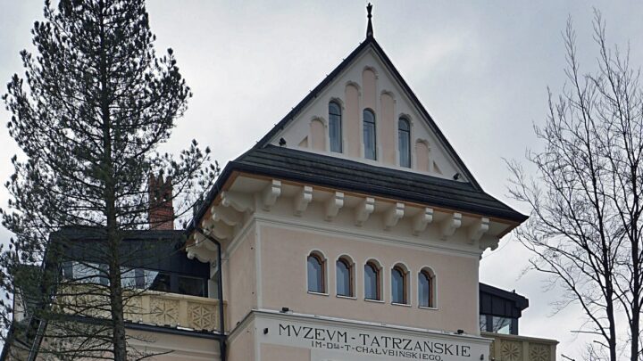 Gmach główny Muzeum Tatrzańskiego w Zakopanem