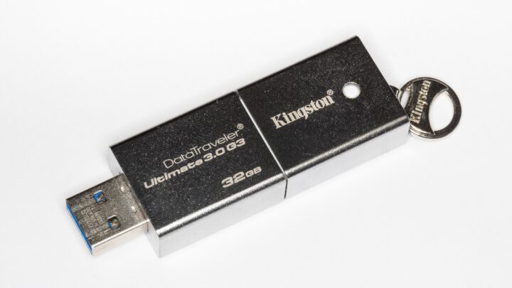 Metalowy pendrive Kingston DataTraveler Ultimate 3.0 G3 o pojemności 32 GB