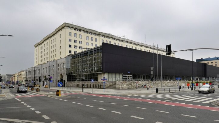 Gmach centrali Narodowego Banku Polskiego w Warszawie