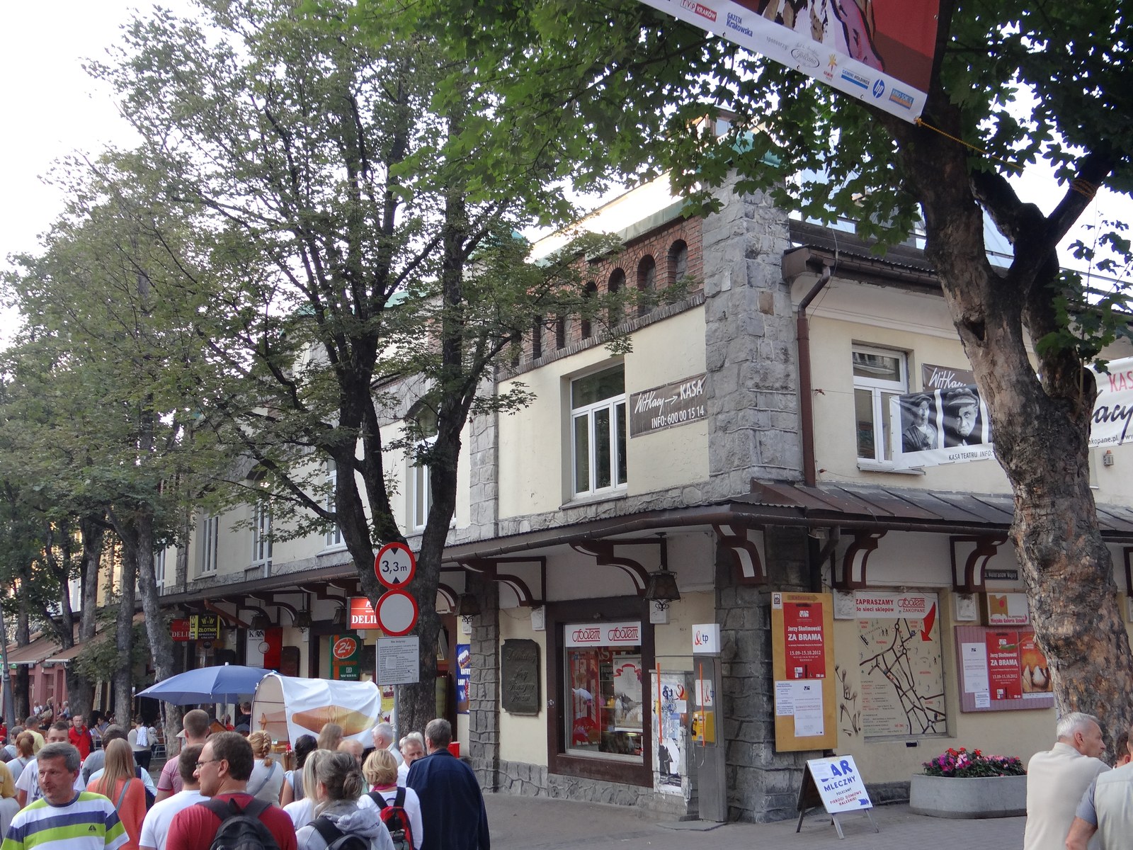 Budynek Bazar Polski przy Krupówkach 41 w Zakopanem